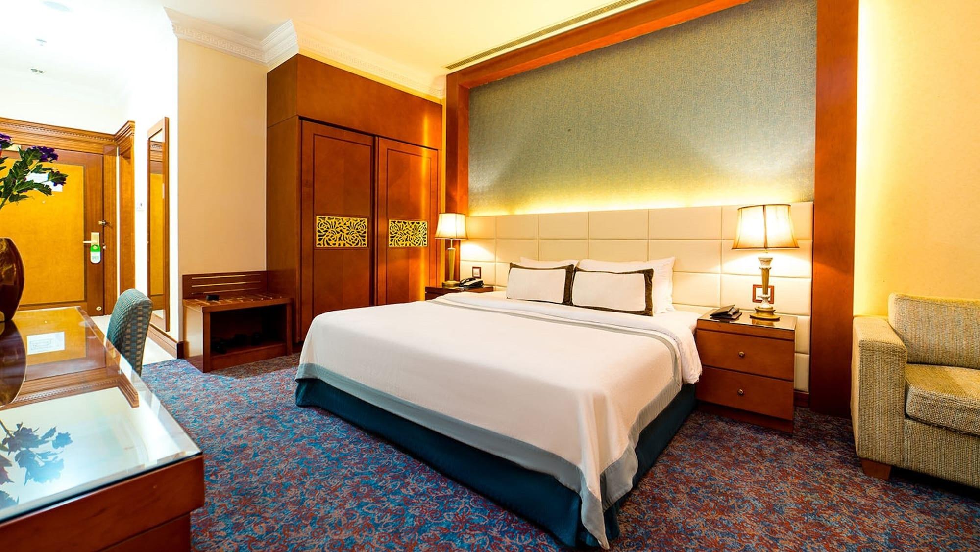 Grand Excelsior Al Barsha Hotel 4*