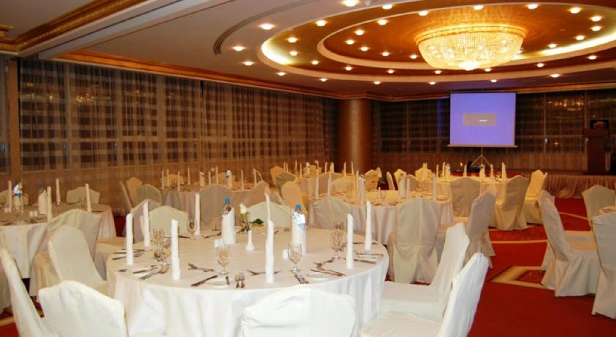 Grand Excelsior Al Barsha Hotel 4*