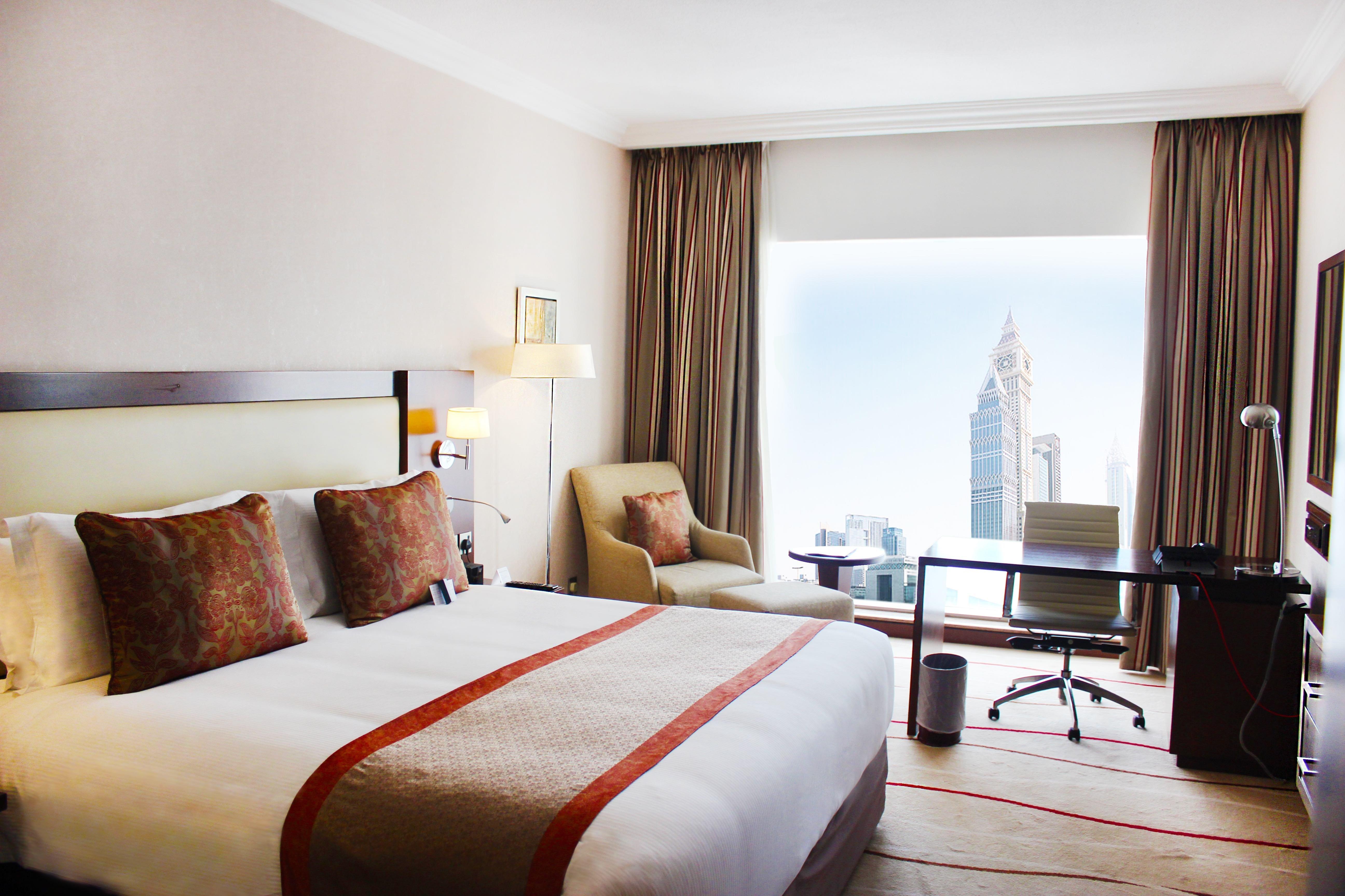 Millennium Plaza Downtown, Hotel 5*