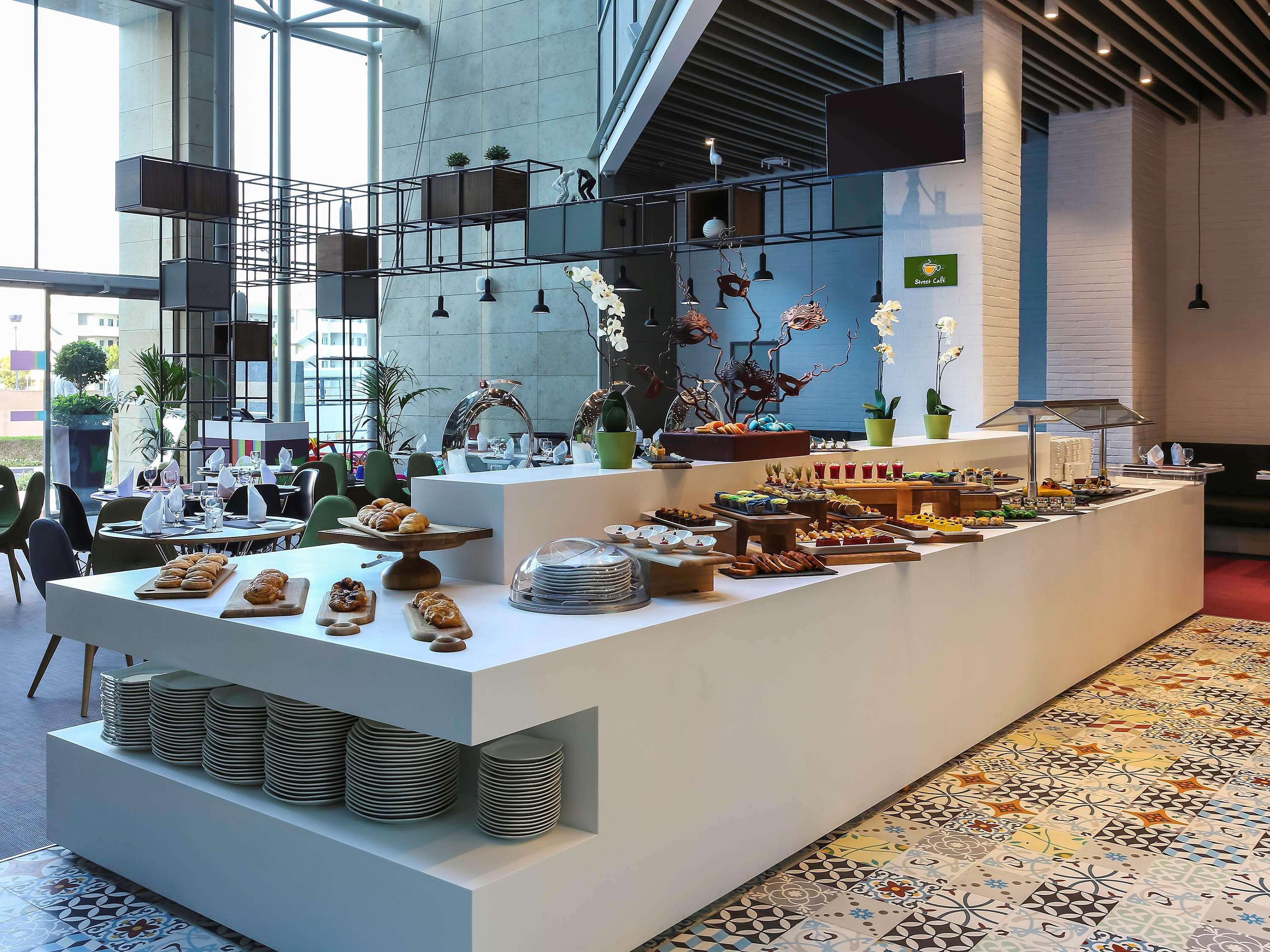 Ibis Styles Jumeira Hotel 3*
