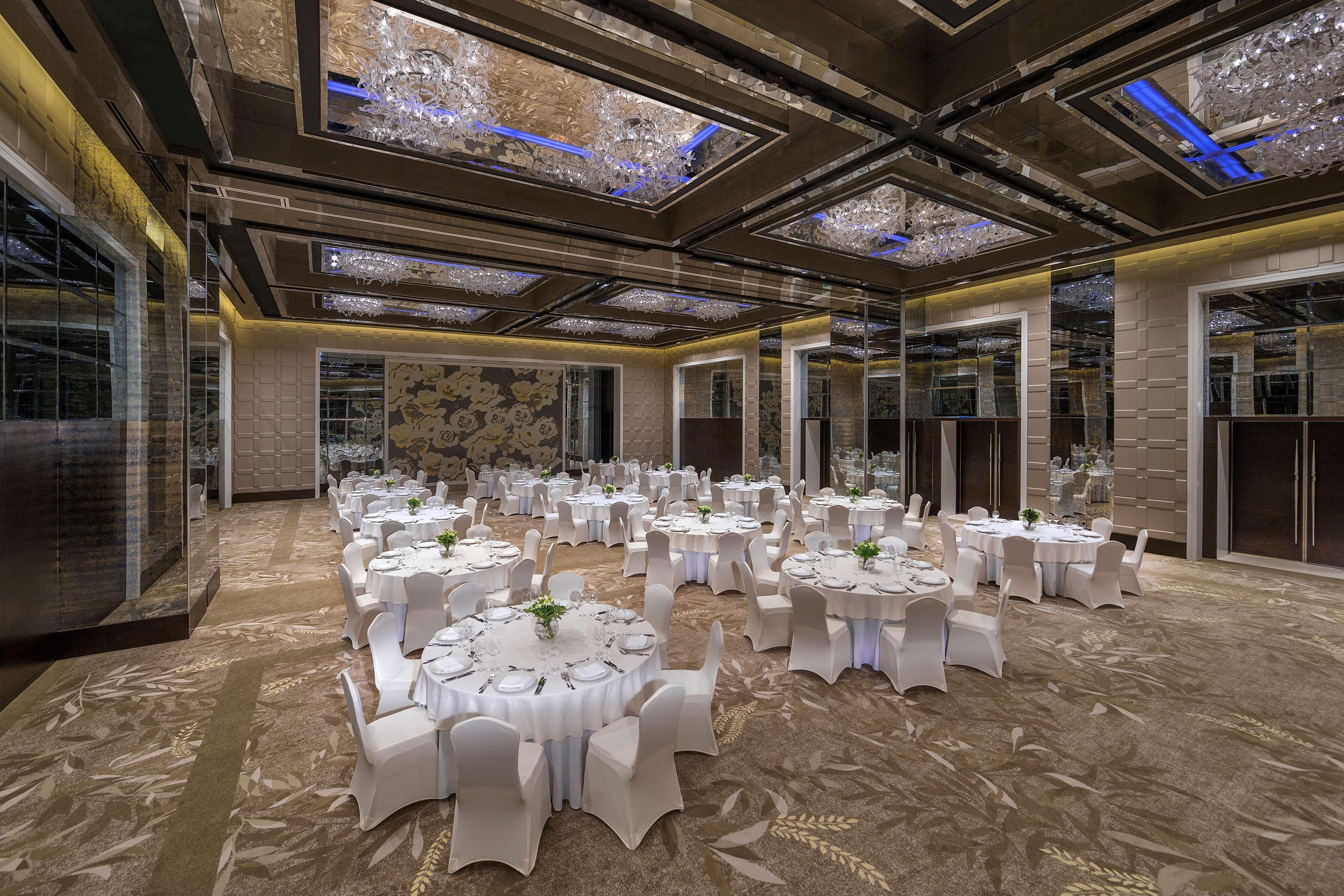 Hyatt Regency Creek Heights Hotel