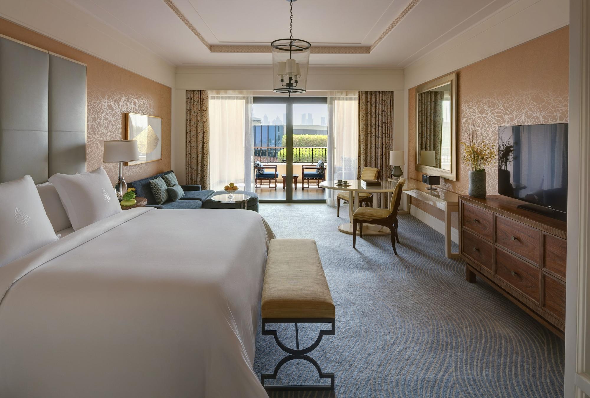 Four Seasons At Jumeirah 5*