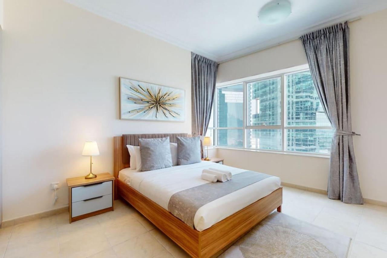 V3 Tower - Elegant One Bedroom Apartment Dubai