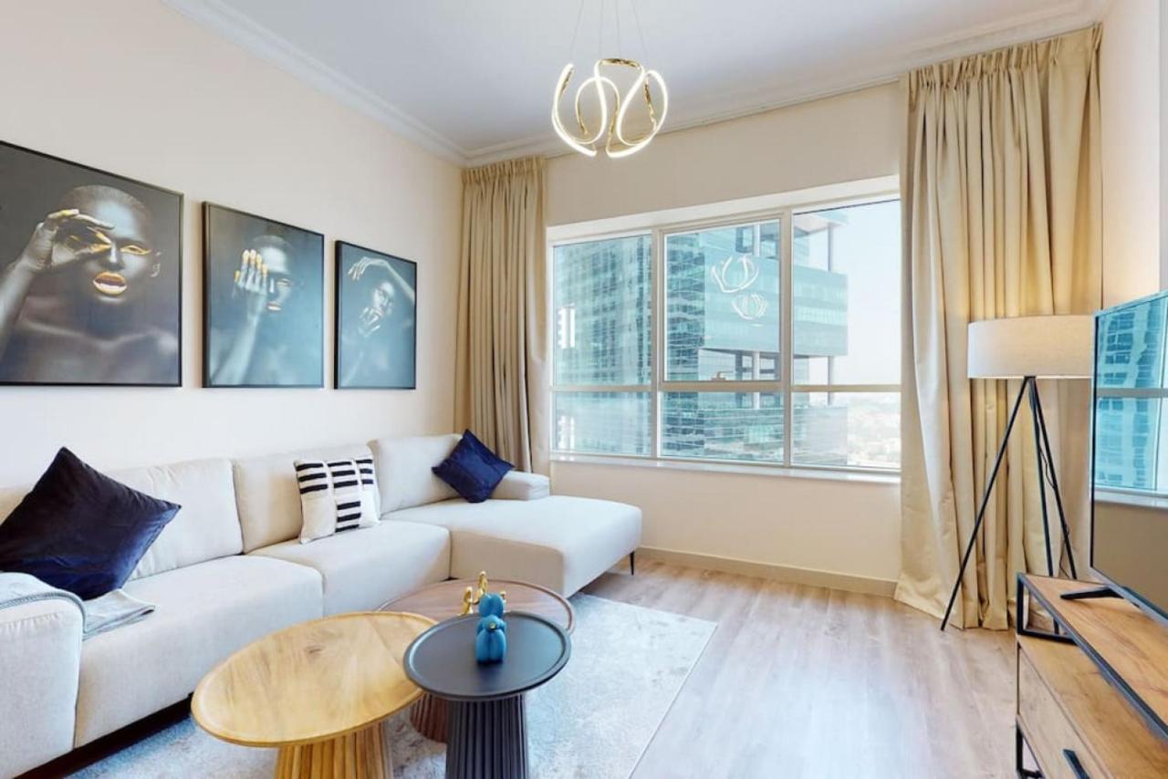 V3 Tower - Elegant One Bedroom *