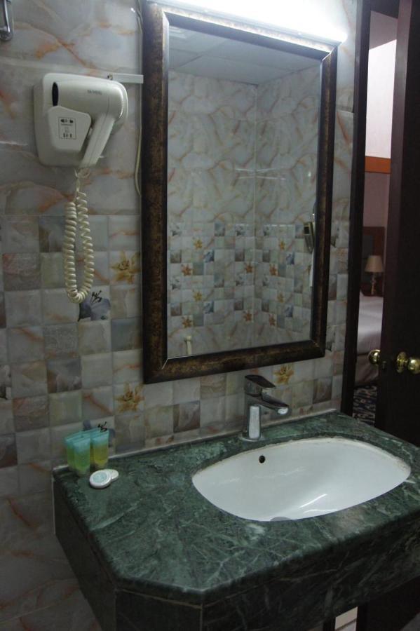 Three 888 Hotel 2*