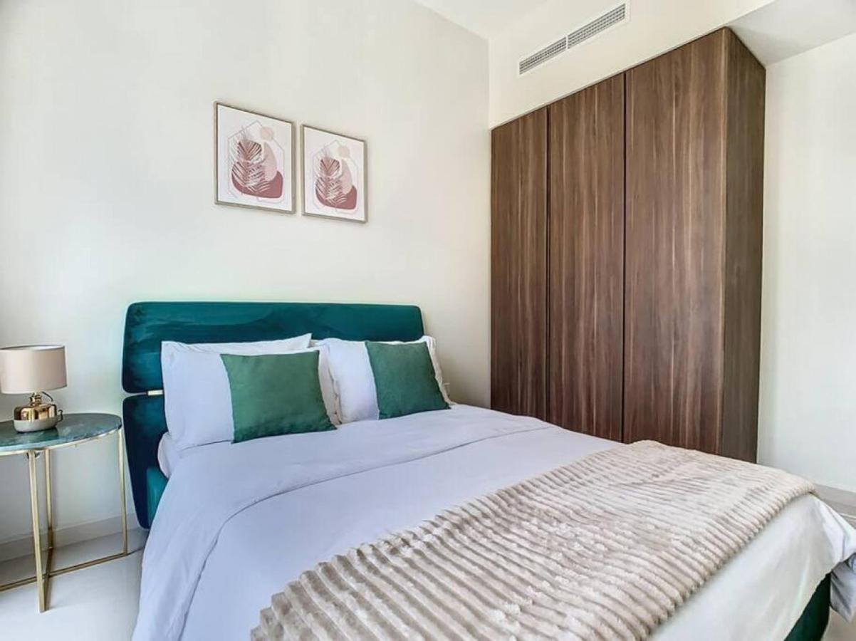 Apartment Key View - Reva Dubai