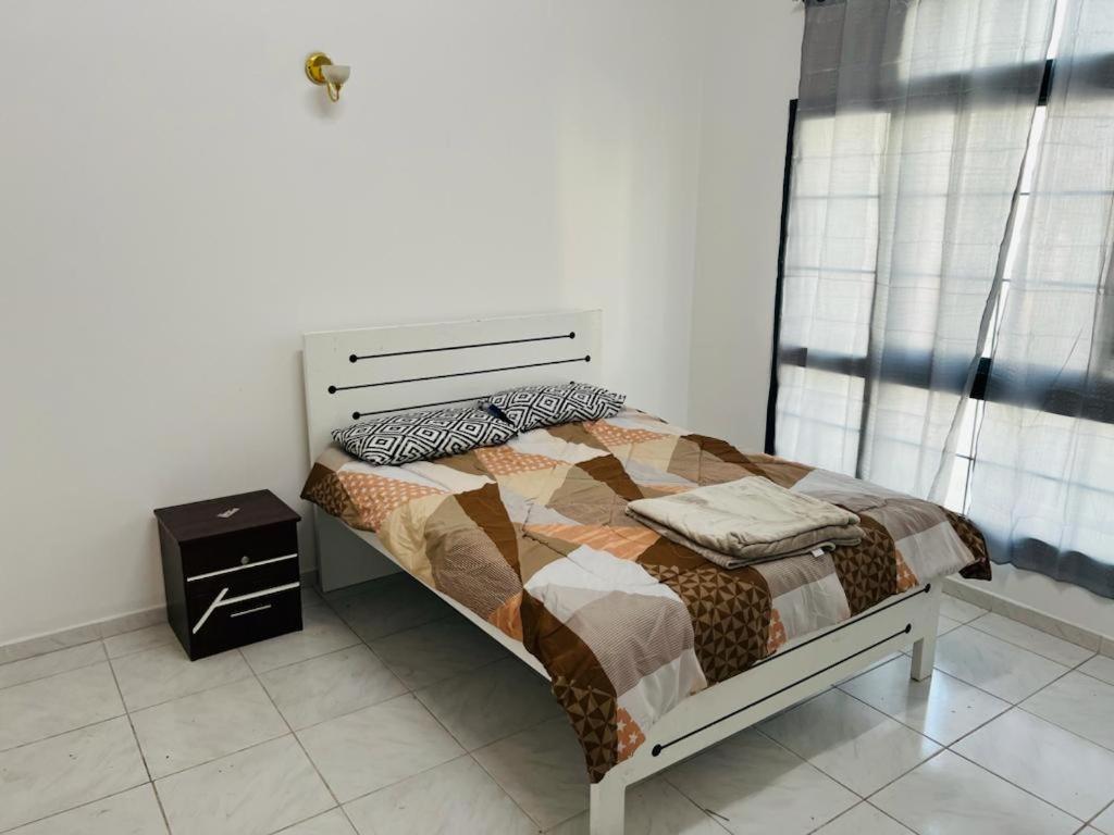 Homestay Al-satwa Bliss: Ideal For Families *