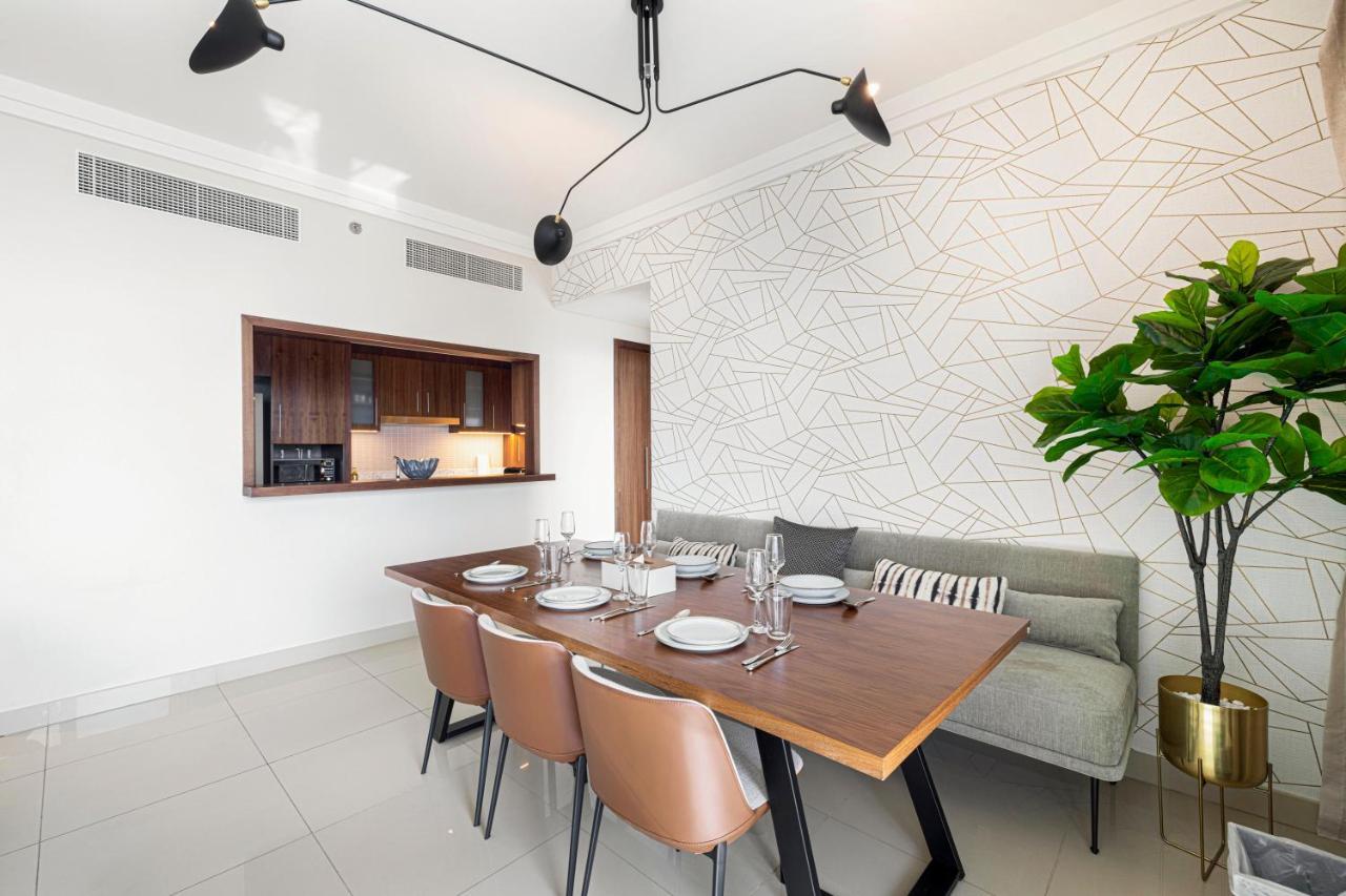 Apartment Luxurious Escape 3 1 Bedroom, Downtown Mall Dubai