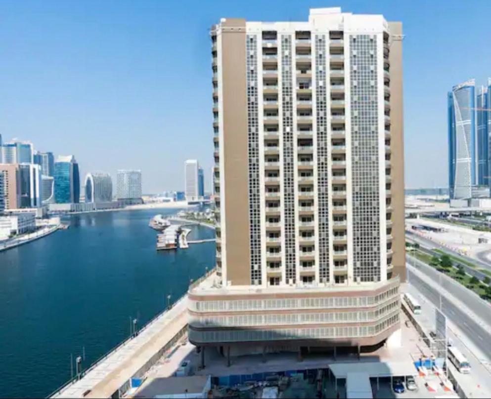 Modern New Studio With Burj Khalifa And Canal View
