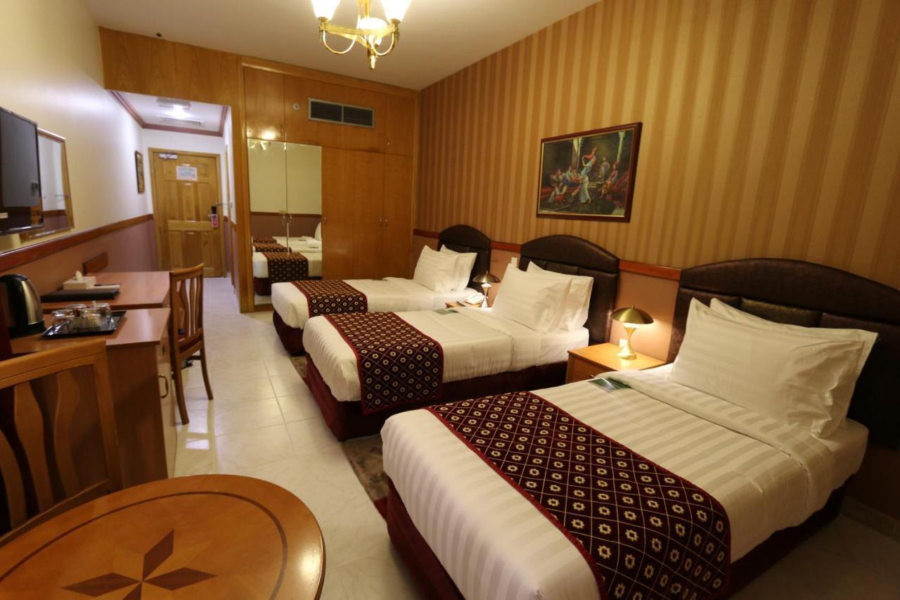 Hotel New California 3*