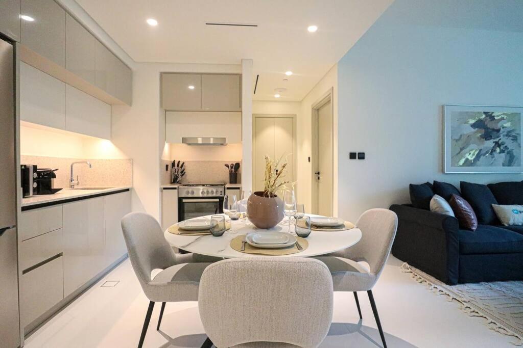 Higuests - Marina Vista Tower 2 Apartment