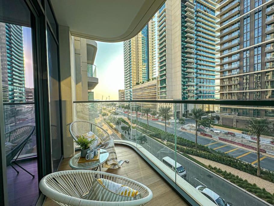 Higuests - Marina Vista Tower 2 *