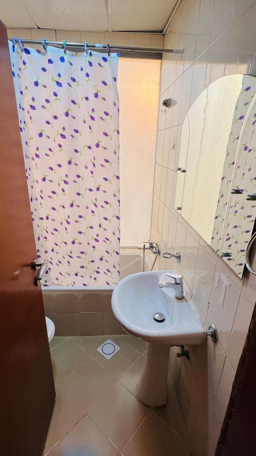 Beautiful Partition Strip In Barsha Heights Homestay *