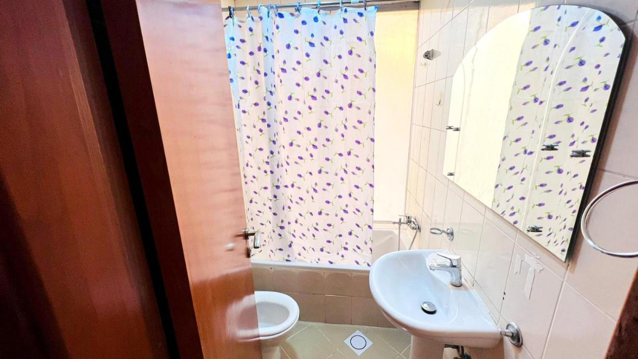 Homestay Beautiful Partition Strip In Barsha Heights *