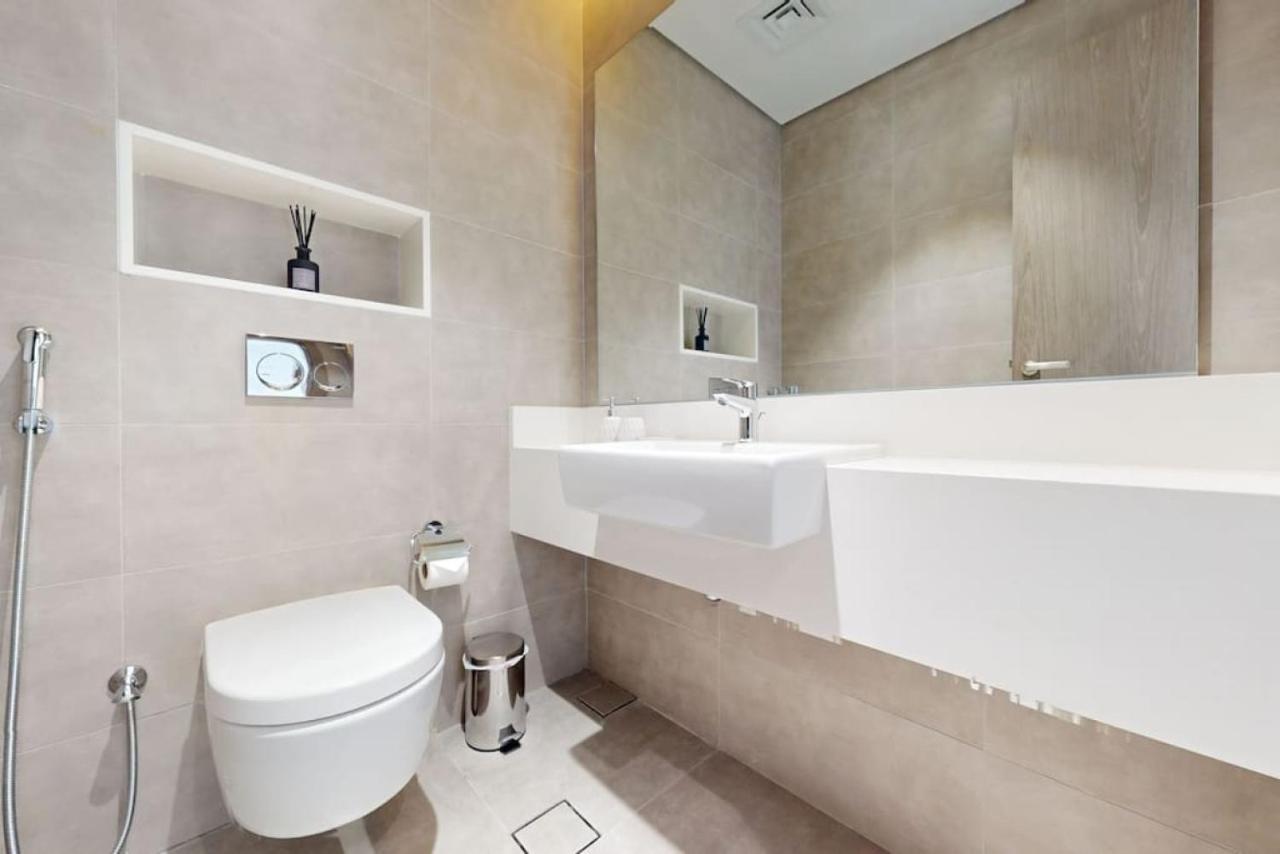 Residences 21- Classy Two Bedroom Dubai