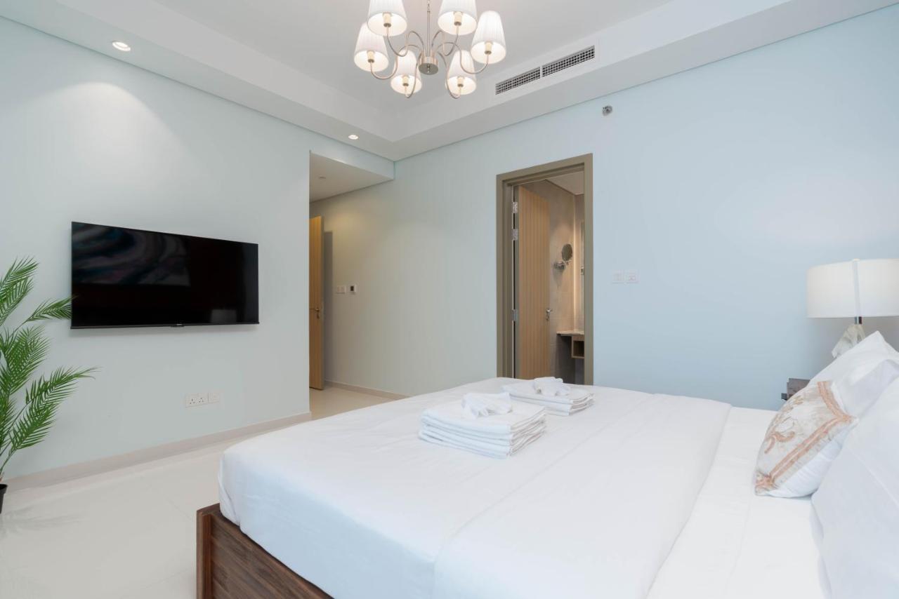Lux Paramount Midtown I Ocean View Apartment