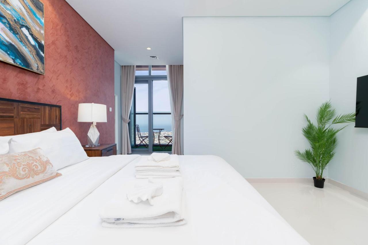 Lux Paramount Midtown I Ocean View Apartment Dubai