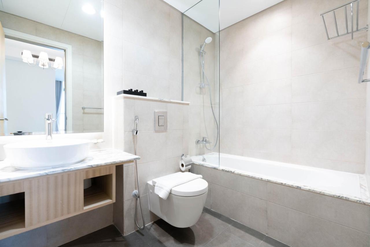 Lux Paramount Midtown I Ocean View Apartment