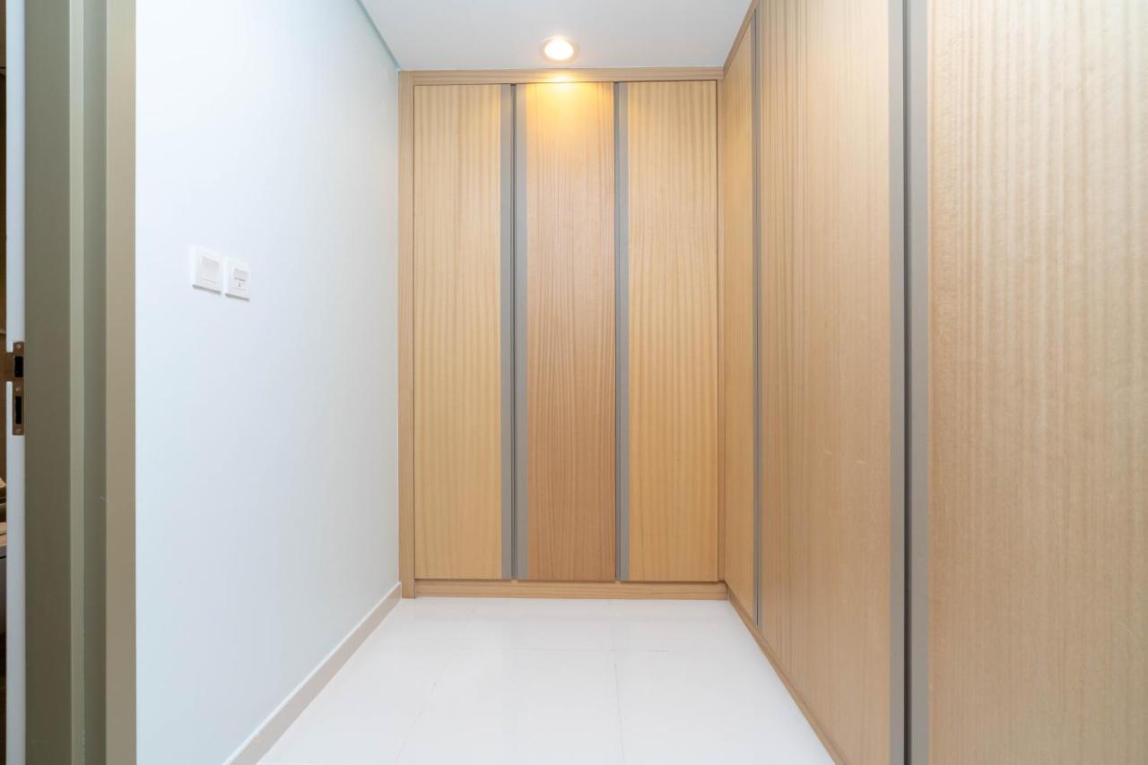 Lux Paramount Midtown I Ocean View Apartment Dubai