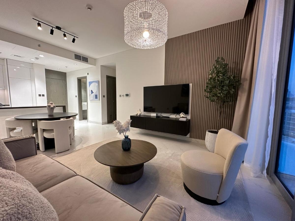 Oraya - Skyline Serenity At 1br In District One Apartment *