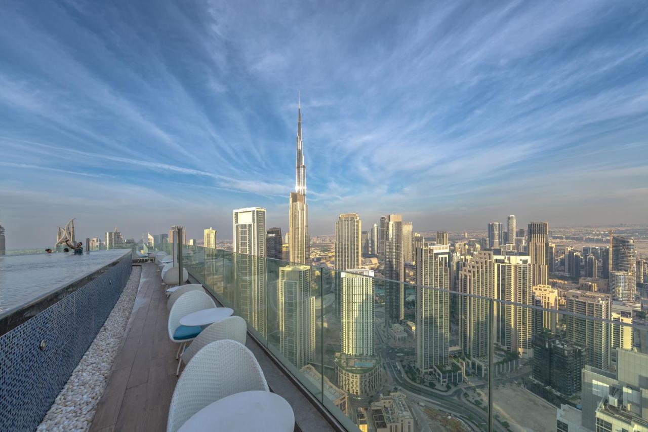 Apartment Magical Rooftop Pool In Downtown With Burj Khalifa & Sea View! Dubai