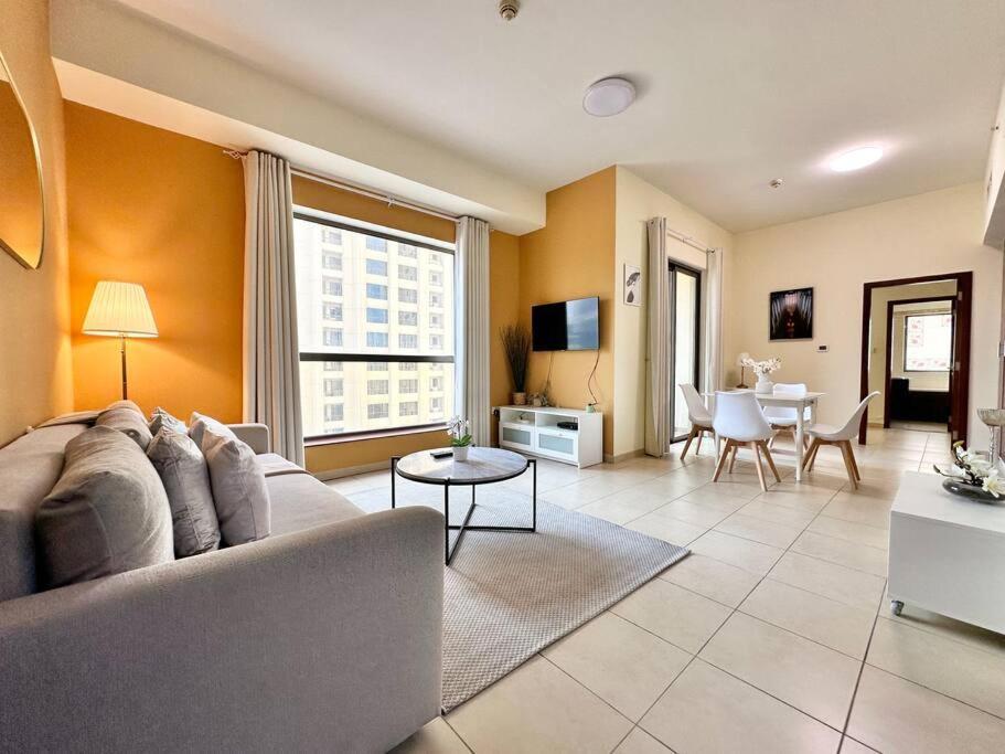 Sun, Sand, And Fun - King Bed, Sofa Bed! Sleeps 4