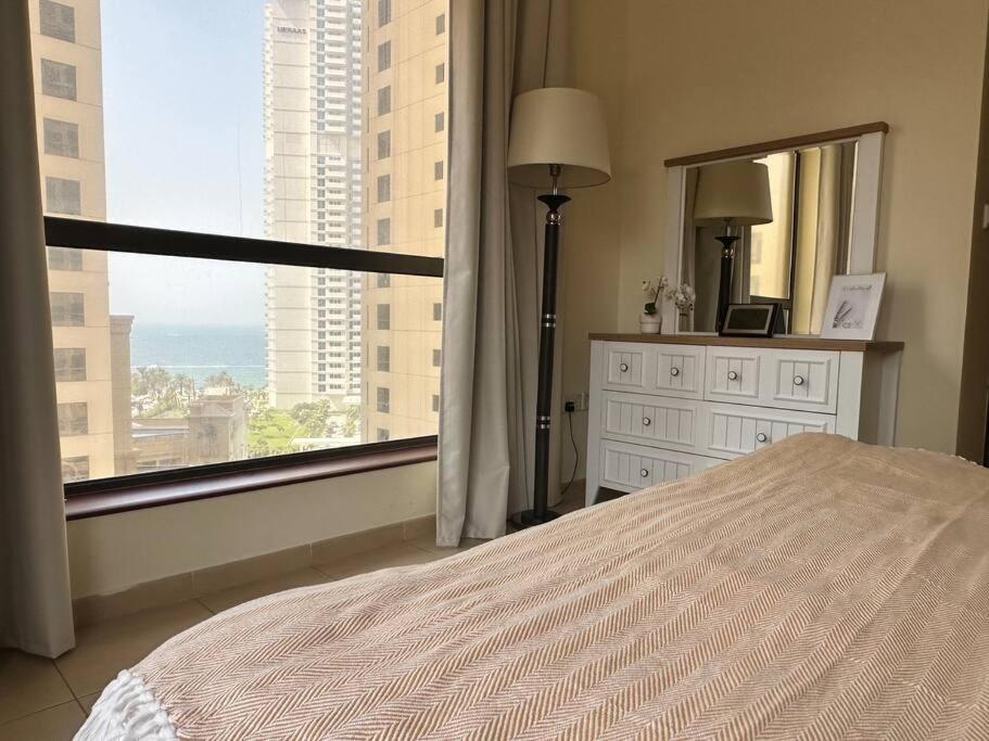 Sun, Sand, And Fun - King Bed, Sofa Bed! Sleeps 4