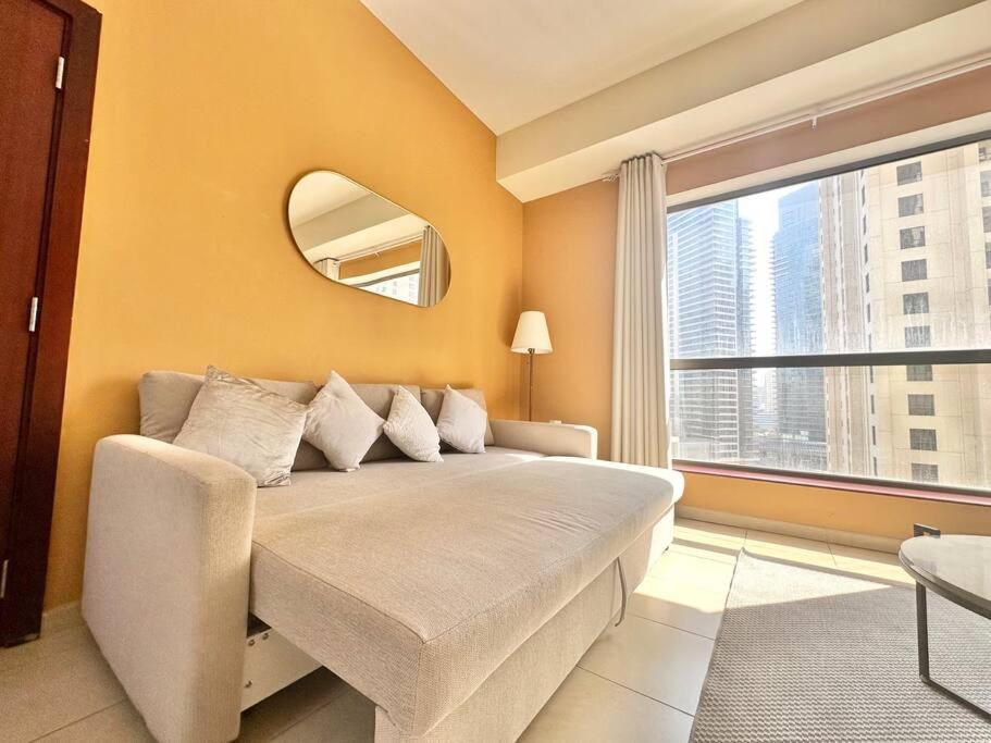 Sun, Sand, And Fun - King Bed, Sofa Bed! Sleeps 4 Apartment