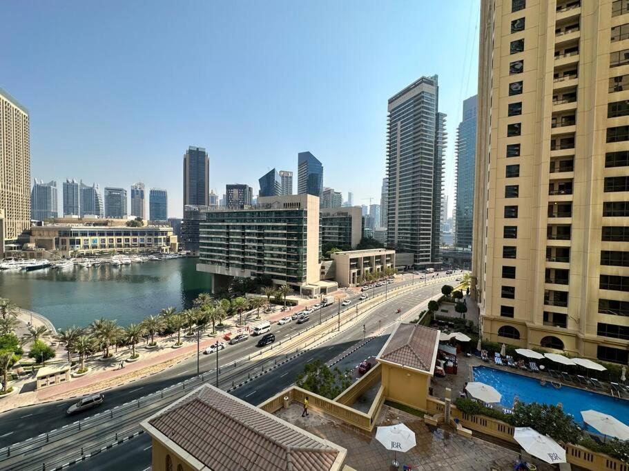 Sun, Sand, And Fun - King Bed, Sofa Bed! Sleeps 4 Apartment Dubai