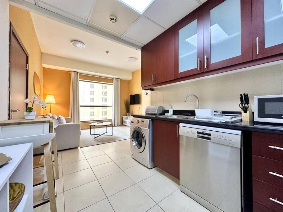 Apartment Sun, Sand, And Fun - King Bed, Sofa Bed! Sleeps 4 Dubai