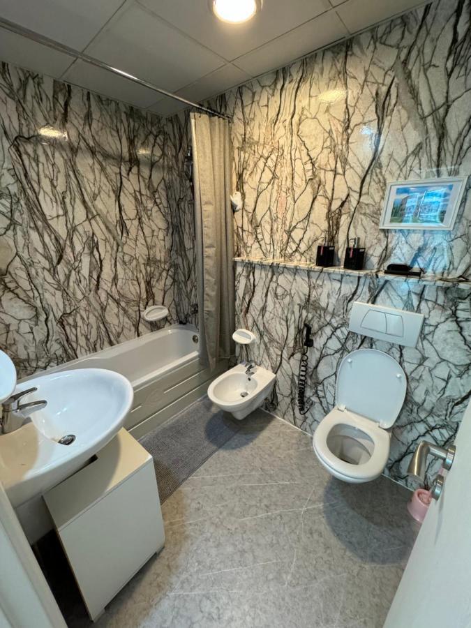Apartment 1 Bedroom With Marina & Seaview