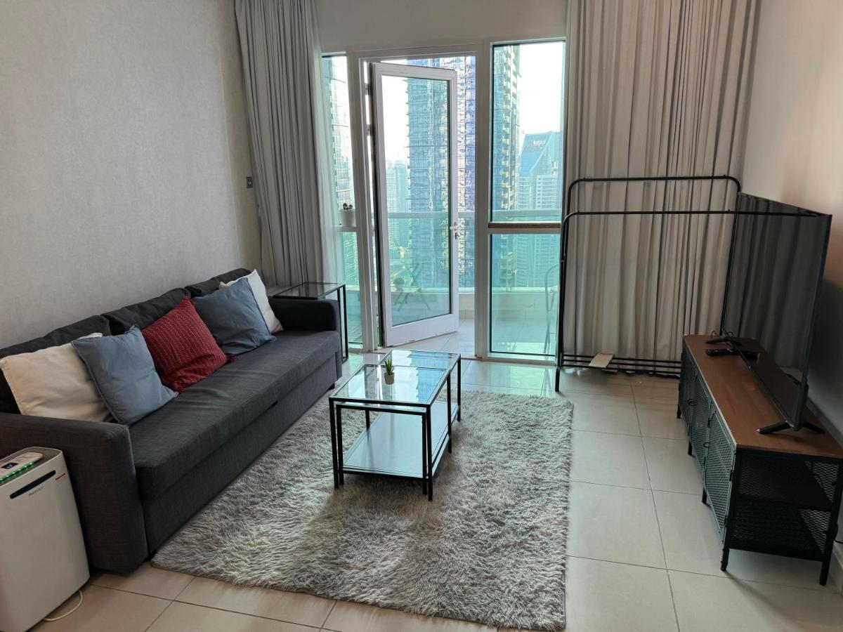 1 Bedroom With Marina & Seaview Apartment *