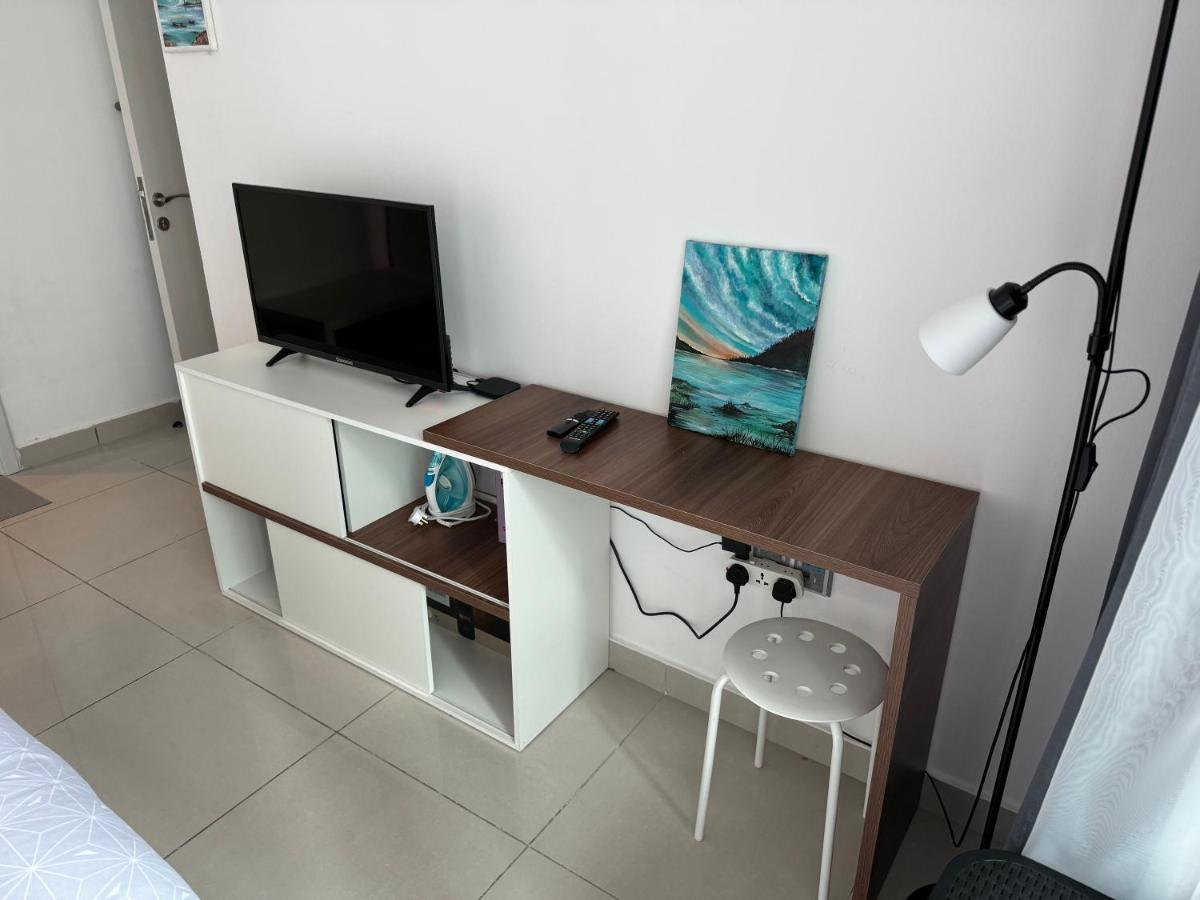 1 Bedroom With Marina & Seaview Apartment *