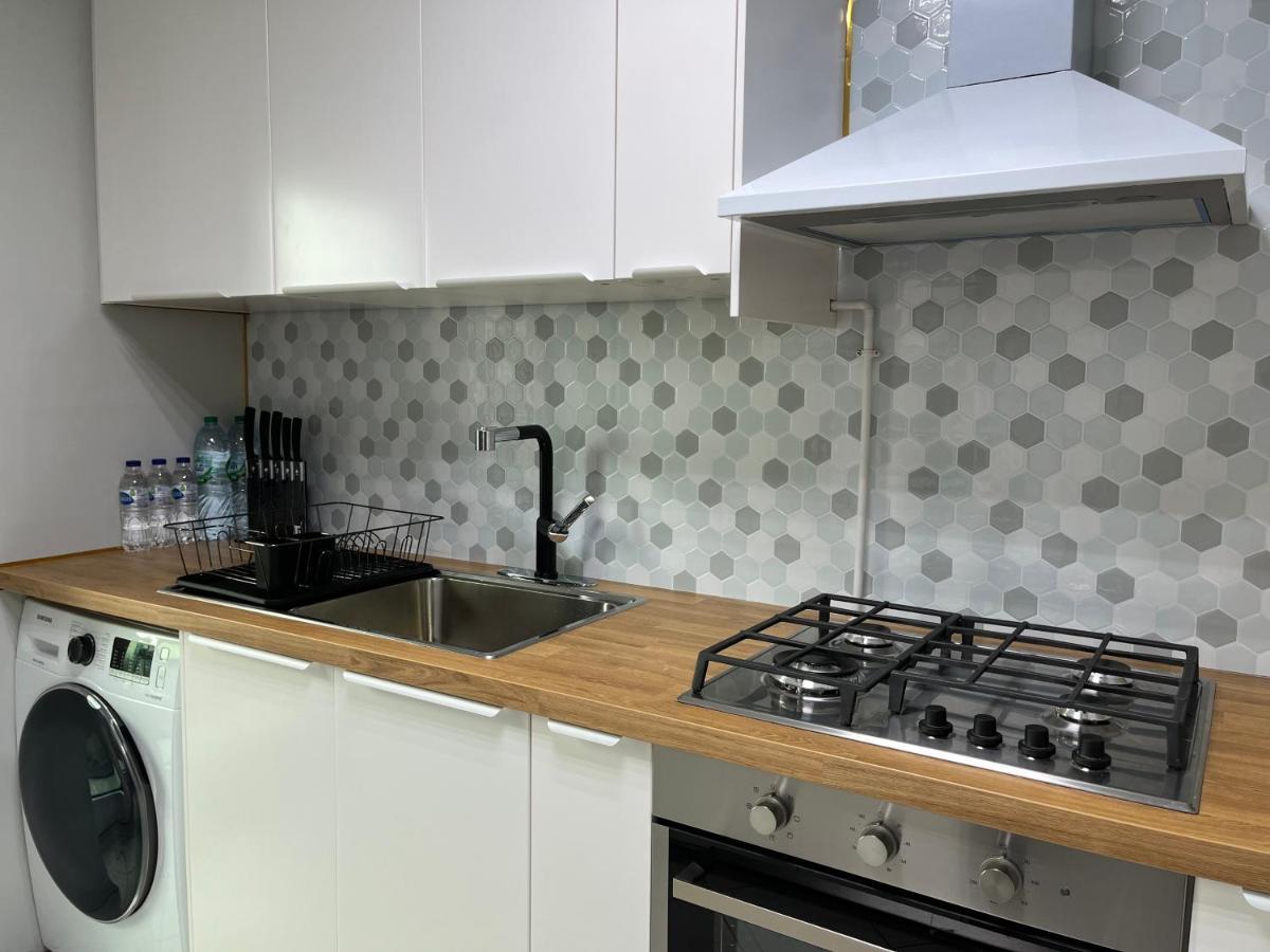 1 Bedroom With Marina & Seaview