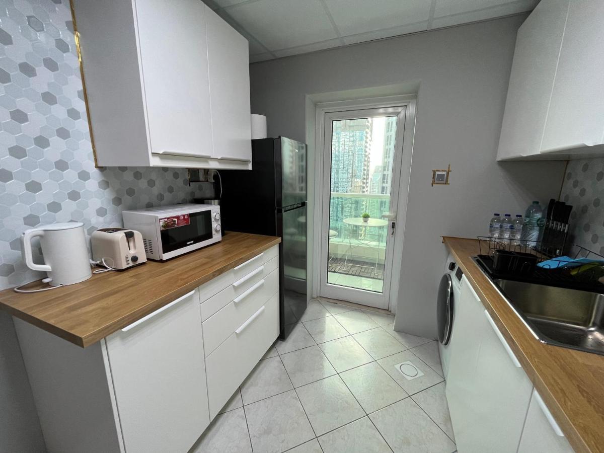 1 Bedroom With Marina & Seaview Apartment *