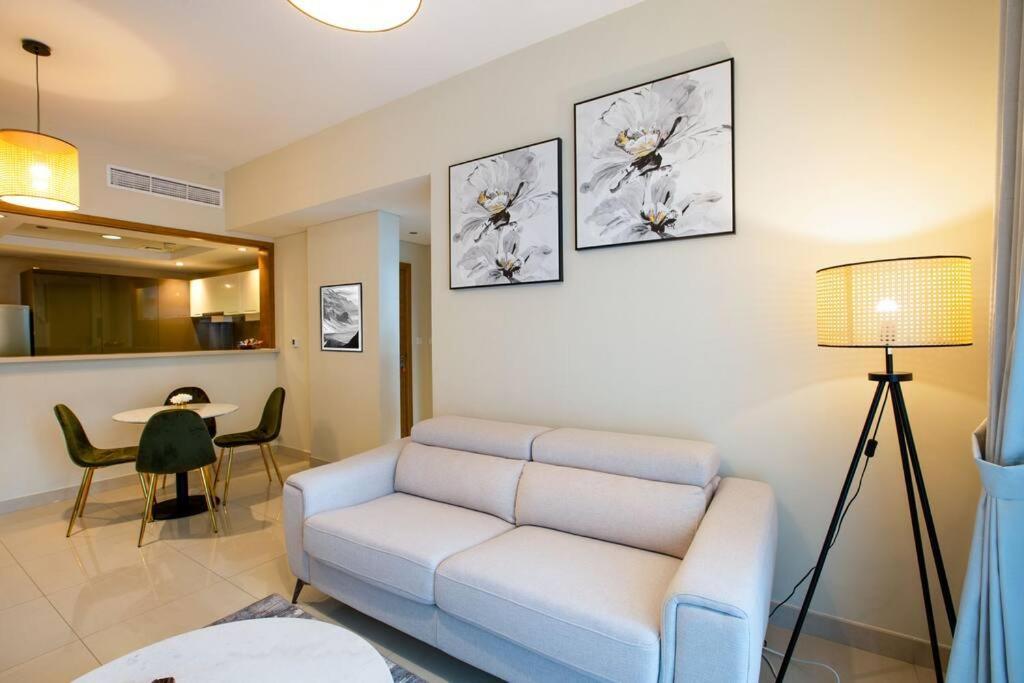 Lux 1br 2 Min To Burj Khalifa * Dubai