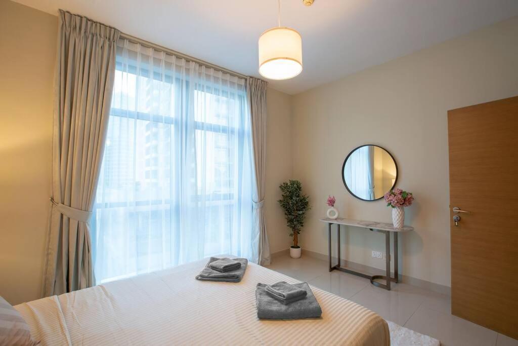 Lux 1br 2 Min To Burj Khalifa * Dubai