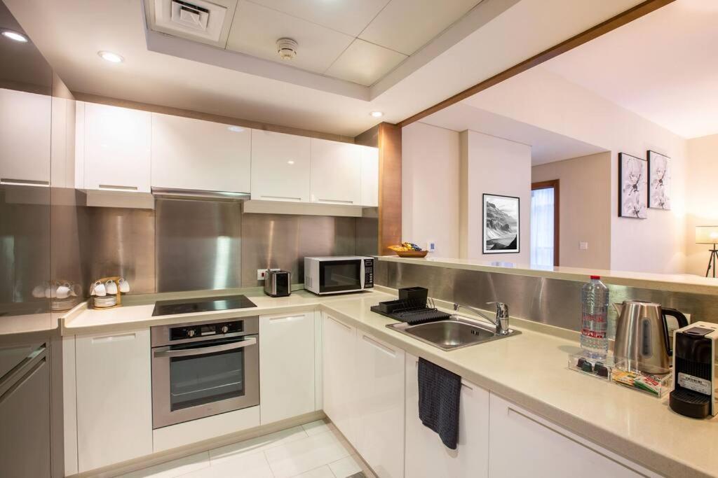 Lux 1br 2 Min To Burj Khalifa Apartment *