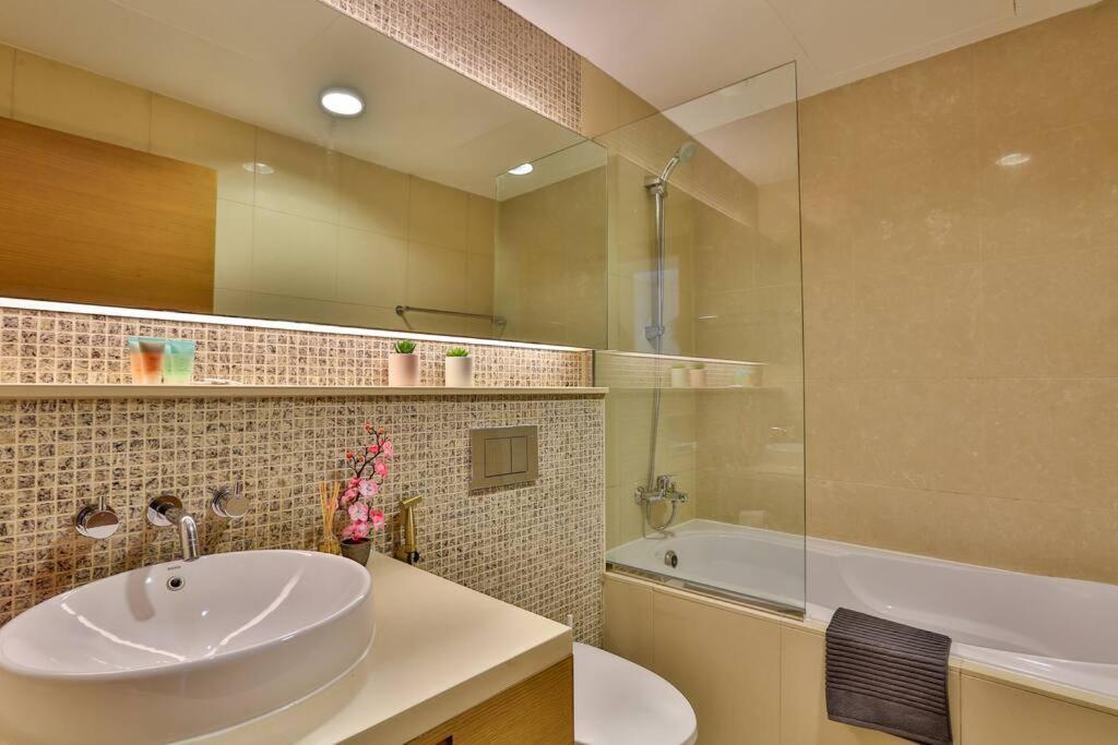 Apartment Lux 1br 2 Min To Burj Khalifa Dubai