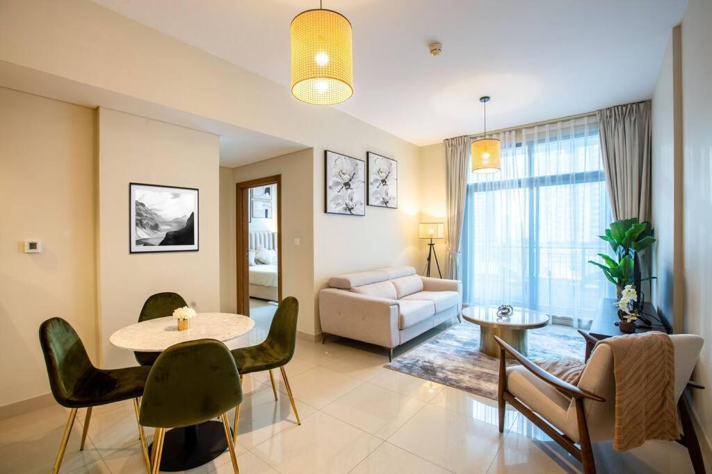 Lux 1br 2 Min To Burj Khalifa * Dubai