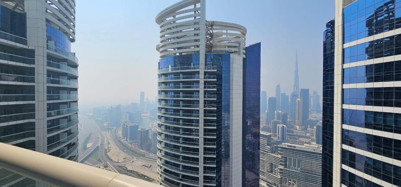 Apartment Paramount Towers - Elegant