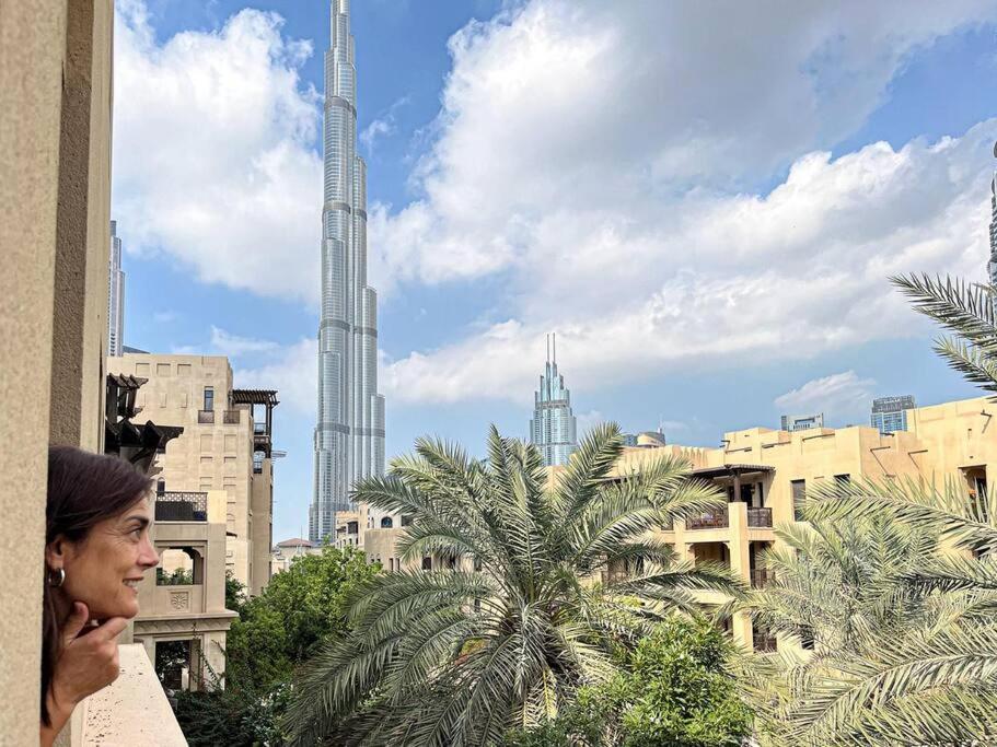Modern Retreat Close To Burj Khalifa And Steps From Mall Apartment Dubai