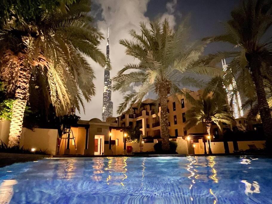 Apartment Modern Retreat Close To Burj Khalifa And Steps From Mall
