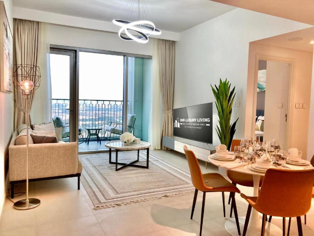Luxurious 1-bedroom With Skyline View In Downtown Views Ii Apartment