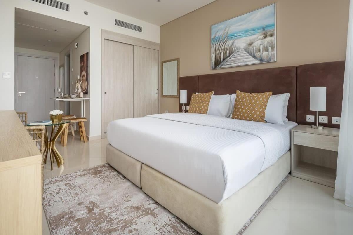 Frank Porter - Seven & Aprtments Apartment Dubai