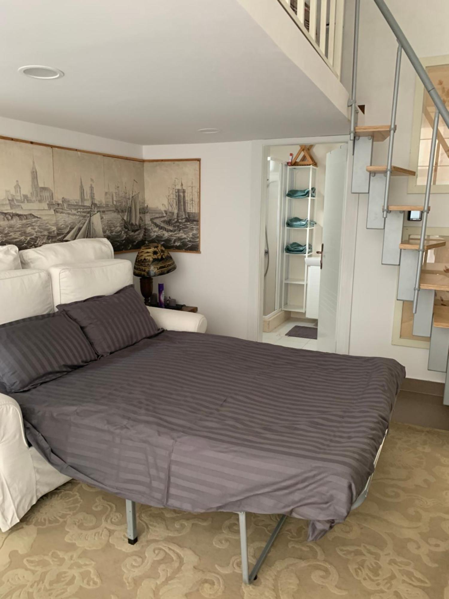 Silent Cozy And Fully Furnished Dubai