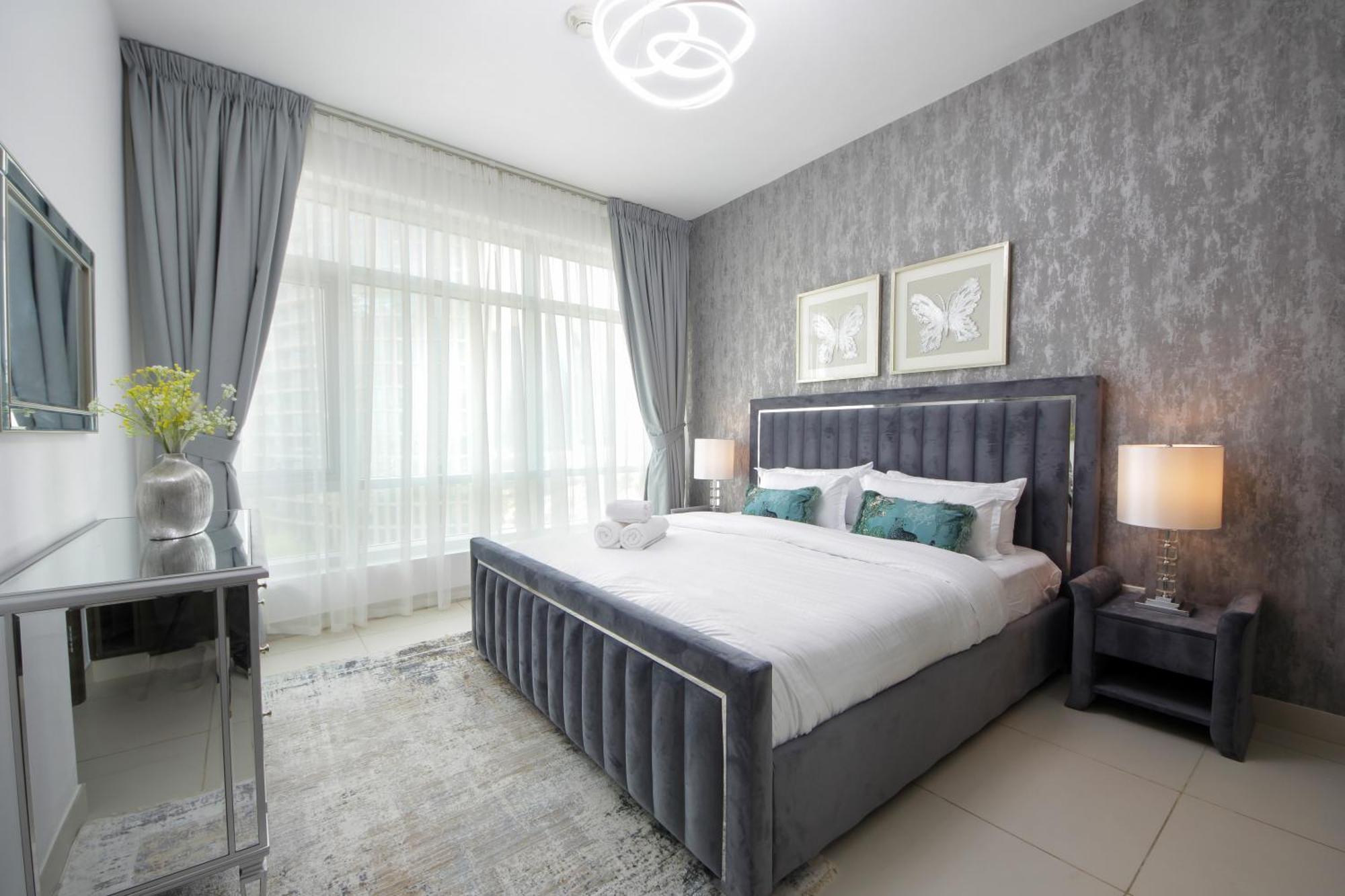 Apartment Spectacular 1bhk Near Mall In The Lofts East - Truebleu Homes