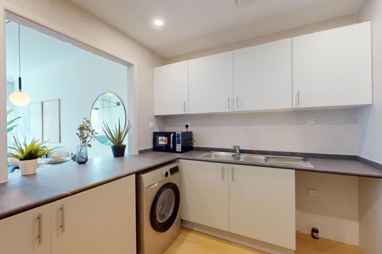 Mag 218 Tower - Elegant One Bedroom *