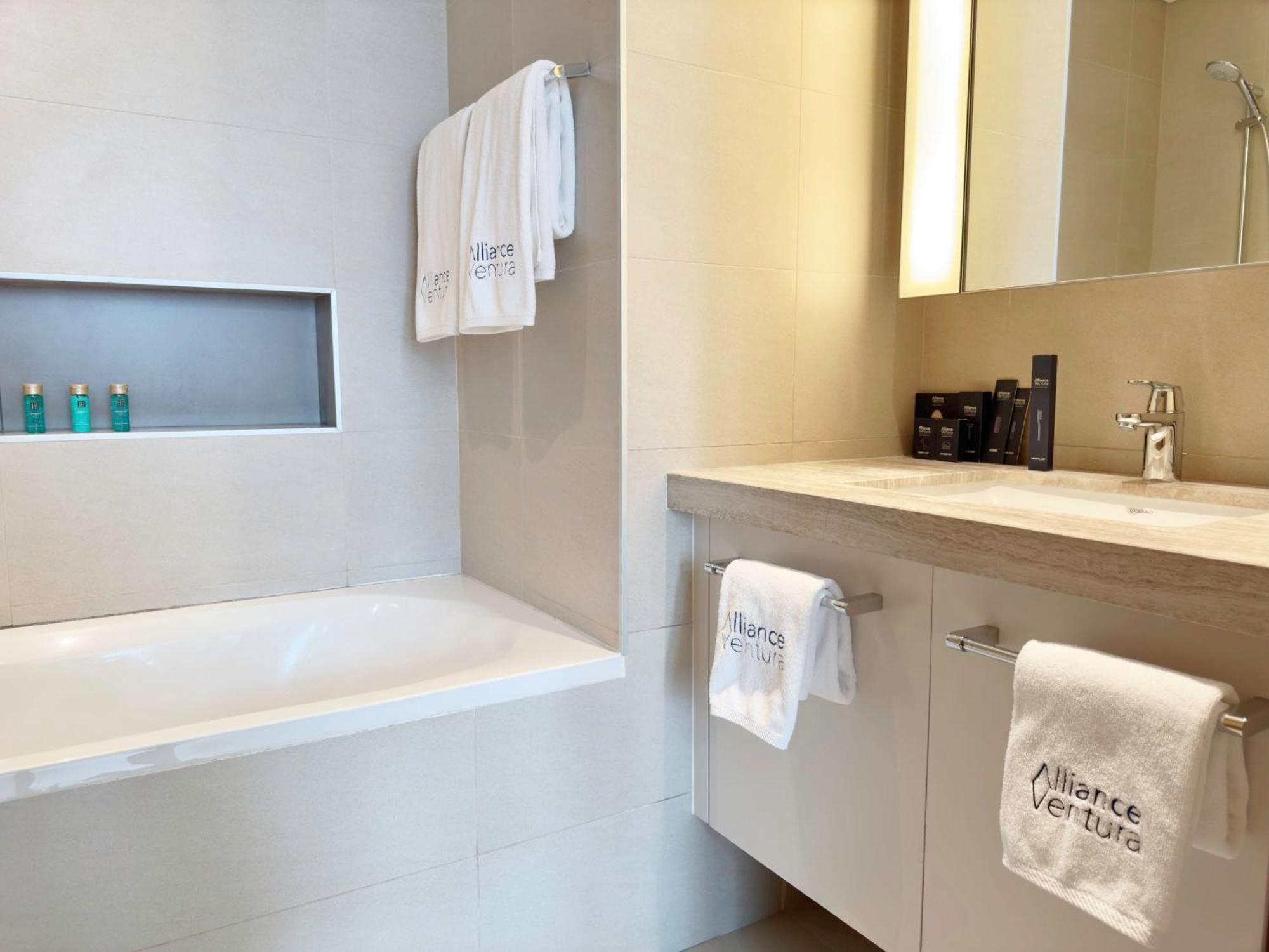 Spacious And Vibrant 1br In Boulevard Heights Apartment *