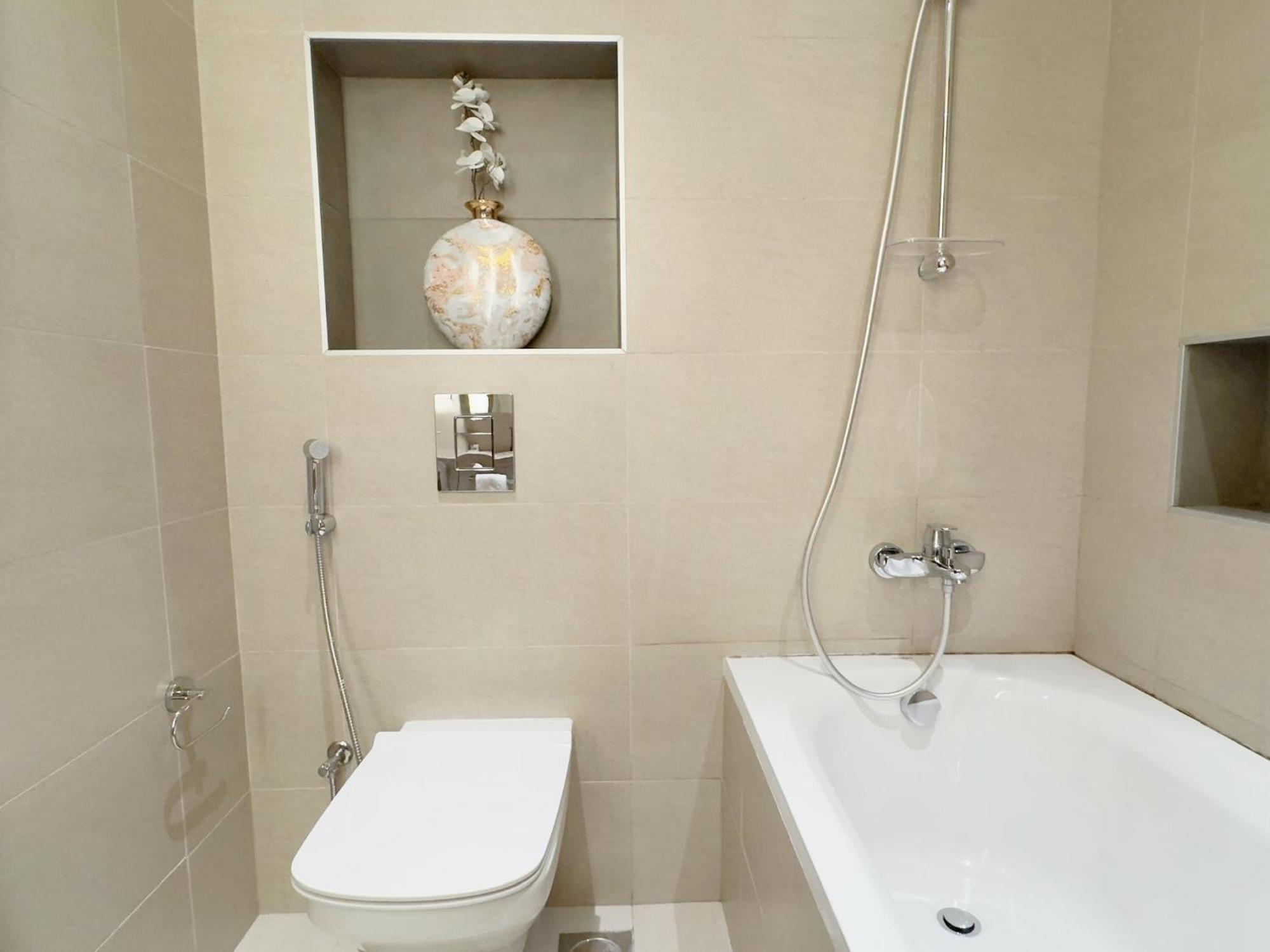 Apartment Spacious And Vibrant 1br In Boulevard Heights Dubai